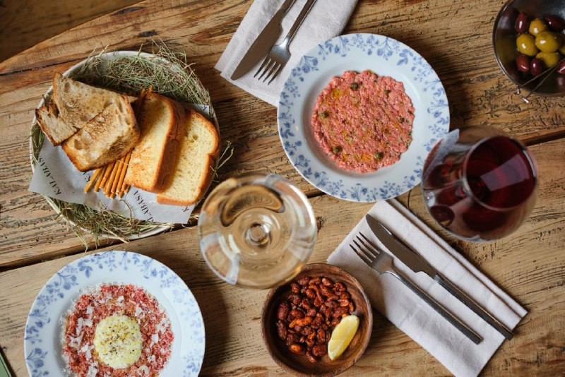 Редактор телеграм-канала «Москва ресторанная» (@restaurantmoscow) отправился в Kalabasa на Бауманской пробовать обновлённые завтраки. Приготовьтесь узнать, что из этого вышло!