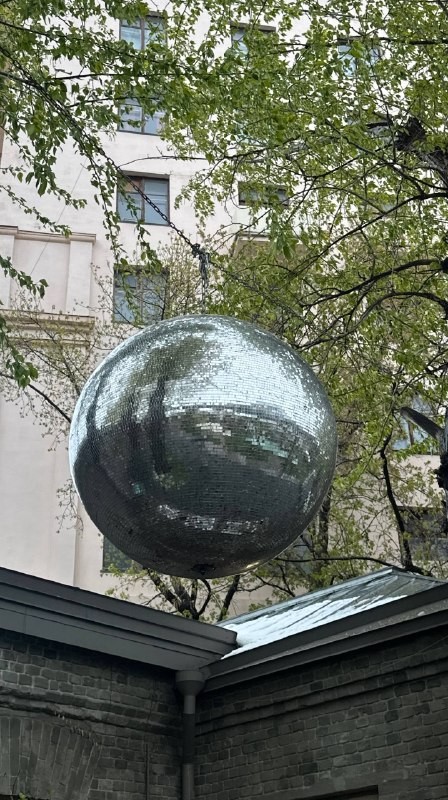 «Обозреватель телеграм-канала «Москва.лова» (@moscowlova) наведался в Yauza Place попробовать новое меню. Шеф Андрей Лапин постарался на славу. Дальше — подробности.»