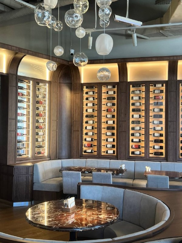 🦑  Boston Seafood & Bar — сеть ресторанов, которая специализируется на блюдах из рыбы и морепродуктов