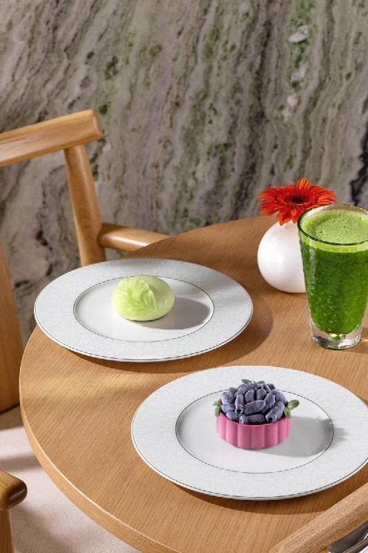 Команда канала KOZAK FOOD отправилась в московскую «Кофеманию», чтобы попробовать новую линейку функциональных десертов. Скорее читайте, чтобы узнать все детали!