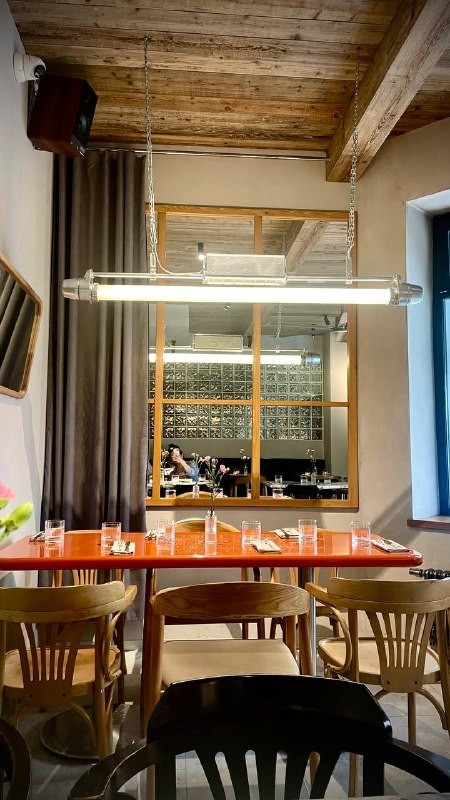 Команда телеграм-канала «Город Гурмэ» (@LeGourmandRussie) заглянула в Centrale Bistro и всё распробовала. Спойлер: впечатлений море, а некоторые блюда — чистый восторг. Далее — их честный рассказ о визите.