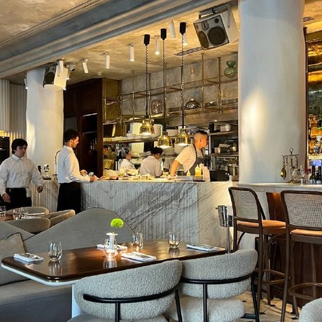 Канал «Москва ресторанная» (@restaurantmoscow) после театра заглянул в Londri — ресторан на месте старинной прачечной. Ребята попробовали закуски, пасту и павлову и готовы рассказать, стоит ли повторять. Читайте обзор!