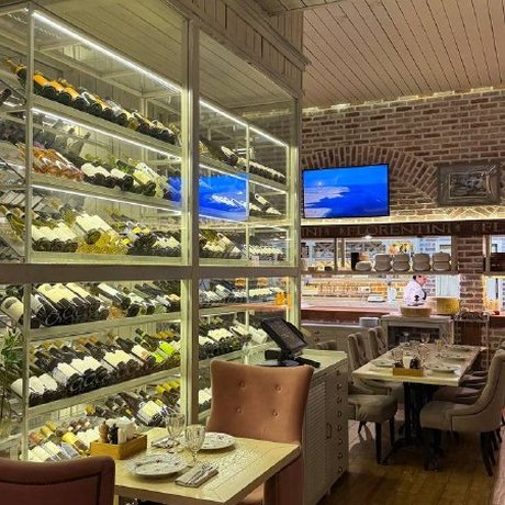 Компания из телеграм-канала «Закажем столик?» отправилась на разведку в Florentini Cafe на Мичуринском — скепсис был, но место приятно удивило. Что там с лазаньей, болоньезе и ценами до 1000₽ — читайте далее.