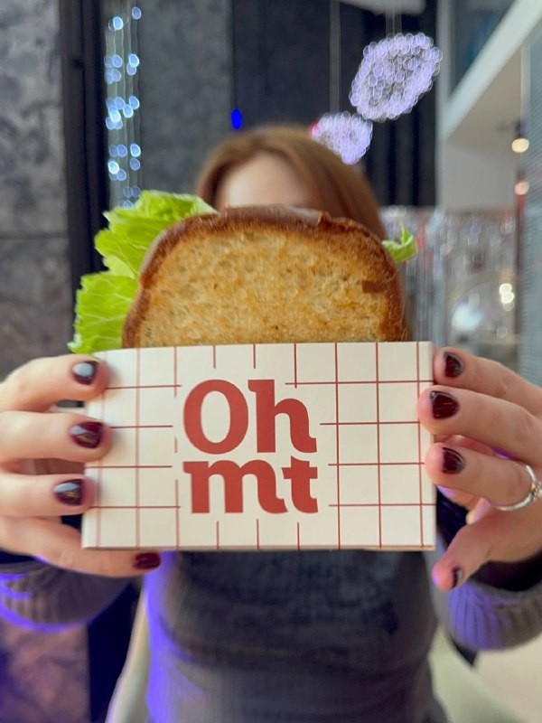 Авторы телеграм-канала GoEat (@goeat_moscow) отправились в кафе Oh my toast, чтобы проверить, где в Москве можно недорого позавтракать с панорамным видом. Теперь делятся своими впечатлениями с вами!