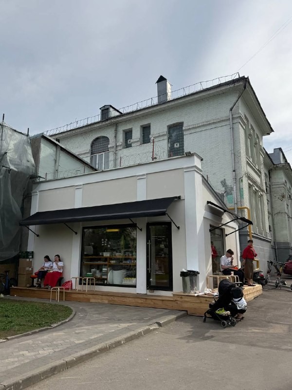 Команда Sasha foodie сдержала слово и наведалась в Nephew за бейглами. Читайте, что из этого вышло — цены, вкусы и солд-аут до вечера!