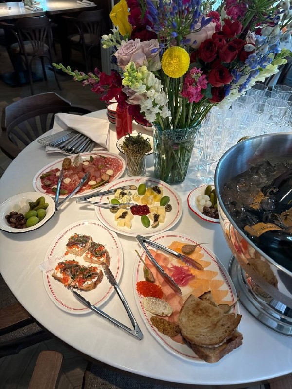 Команда @kozakfood заглянула на день рождения Brasserie 2.0 и продегустировала булочки BOLO. Хотите узнать, какие начинки самые вкусные? Тогда читайте обзор!