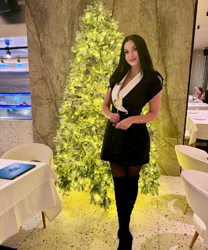 Ребята из телеграм-канала «Пьем, едим, отдыхаем» (@drinkeatrelax) заглянули в ресторан Sansa на престижной Пречистенской набережной. Они пробовали устрицы, сашими гребешок и пасту с трюфелем. Приготовьтесь узнать все детали их визита!